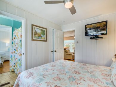 Fort Myers 3 Bedroom Vacation Duplex Rental with Pool